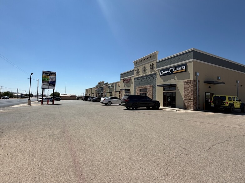 700 S Main St, Andrews, TX à louer - Photo du bâtiment - Image 3 de 11