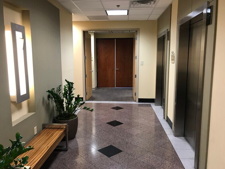 6900 Westcliff Dr, Las Vegas, NV à louer - Photo intérieure - Image 3 de 5