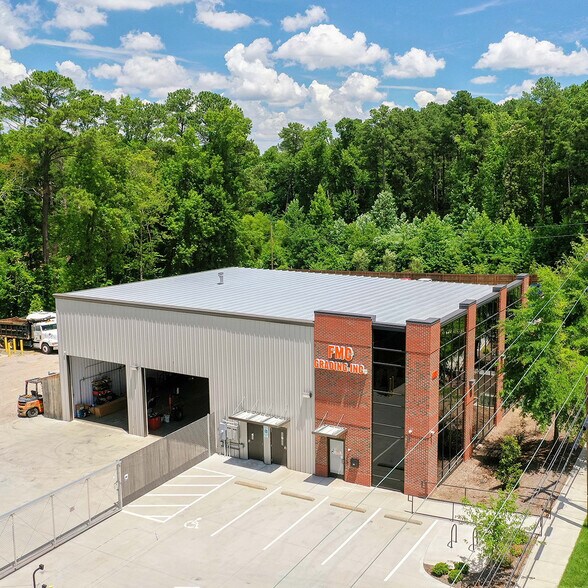 608 S Hoover Rd, Durham, NC à louer - Photo principale - Image 1 de 9