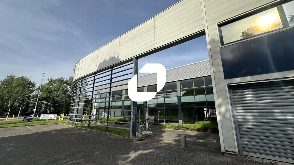 9 Rue Pierre Et Marie Curie, Ostwald for lease - Building Photo - Image 1 of 15