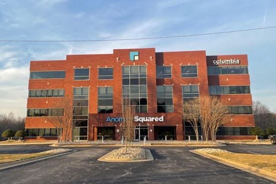 7900 McCloud Rd, Greensboro, NC à louer Photo du bâtiment- Image 1 de 4