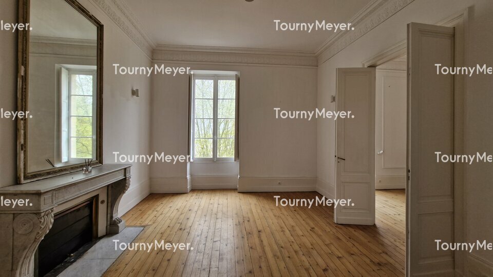 Office in Bordeaux for lease - Interior Photo - Image 2 of 9