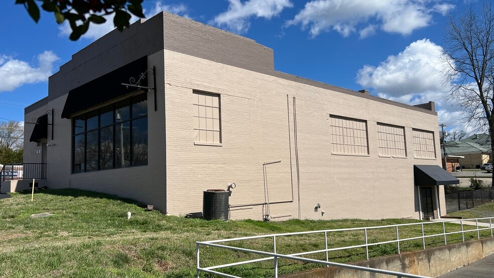 111 W King St, Kings Mountain, NC for lease - Building Photo - Image 3 of 11