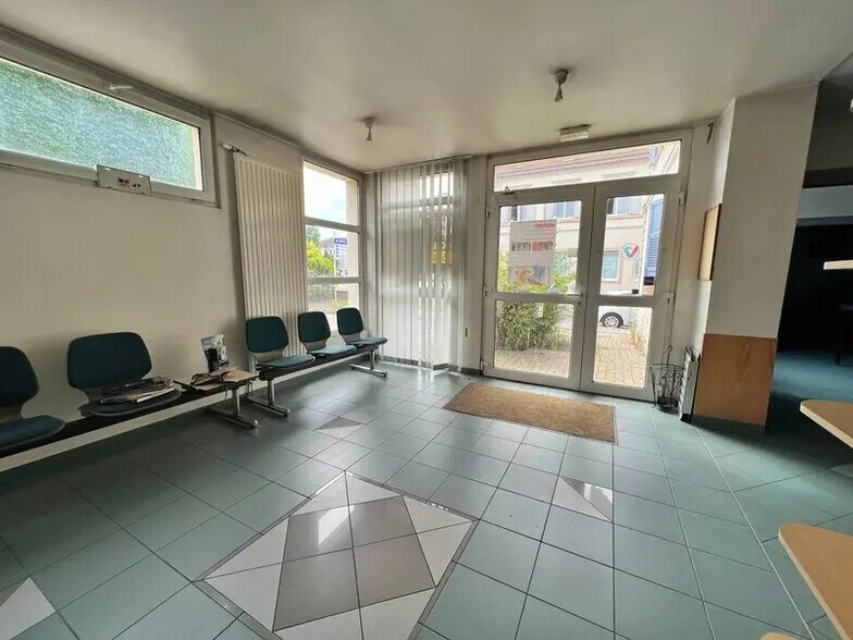 16 Rue De La République, Hoenheim for sale - Lobby - Image 3 of 12