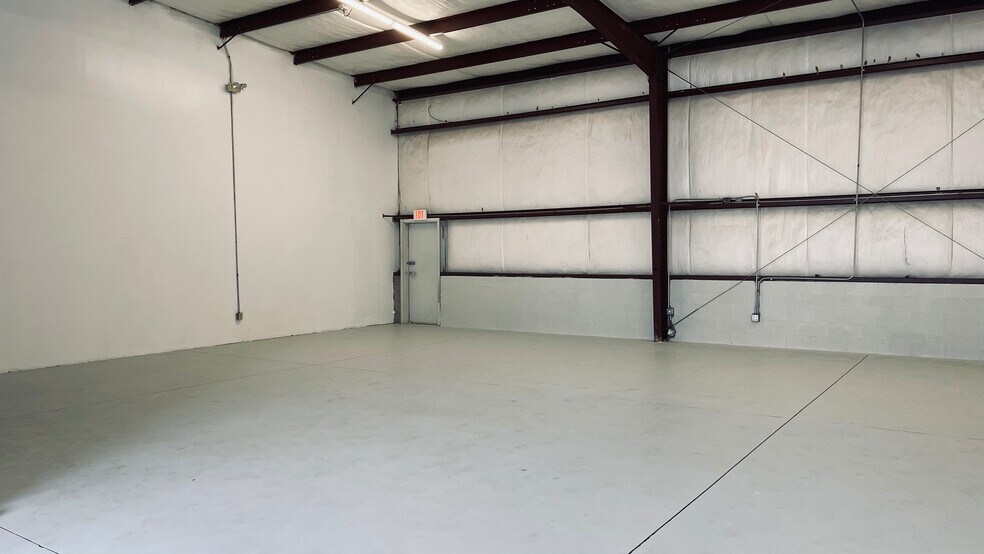 2164 Platinum Rd, Apopka, FL à louer - Photo du bâtiment - Image 3 de 12