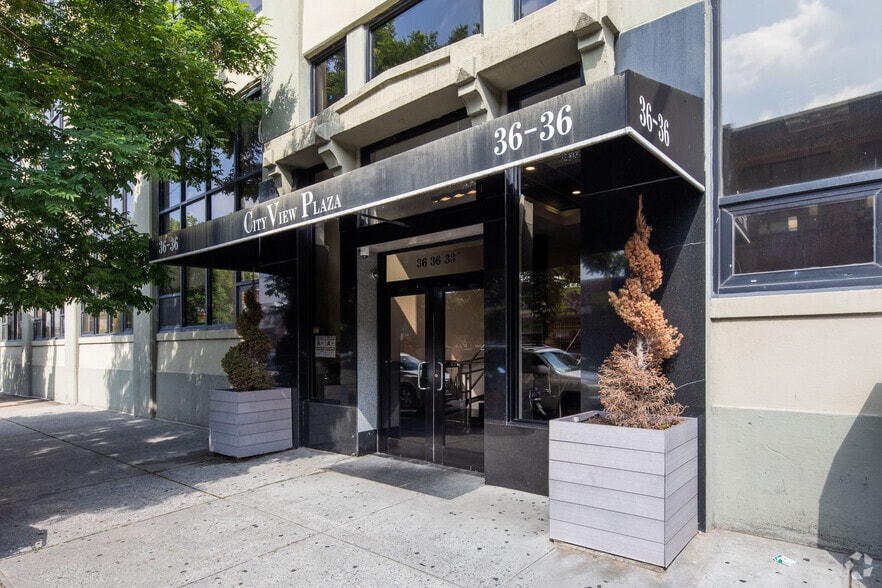 36-36 33rd St, Long Island City, NY for lease - Building Photo - Image 2 of 14