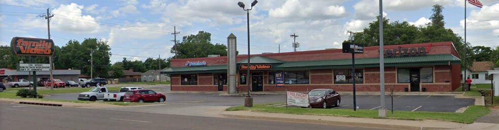 1023 W 3rd St, Elk City, OK à louer - Photo du bâtiment - Image 3 de 6