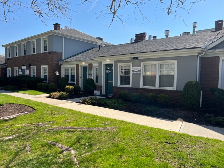 65 E Northfield Rd, Livingston, NJ for lease - Building Photo - Image 2 of 10