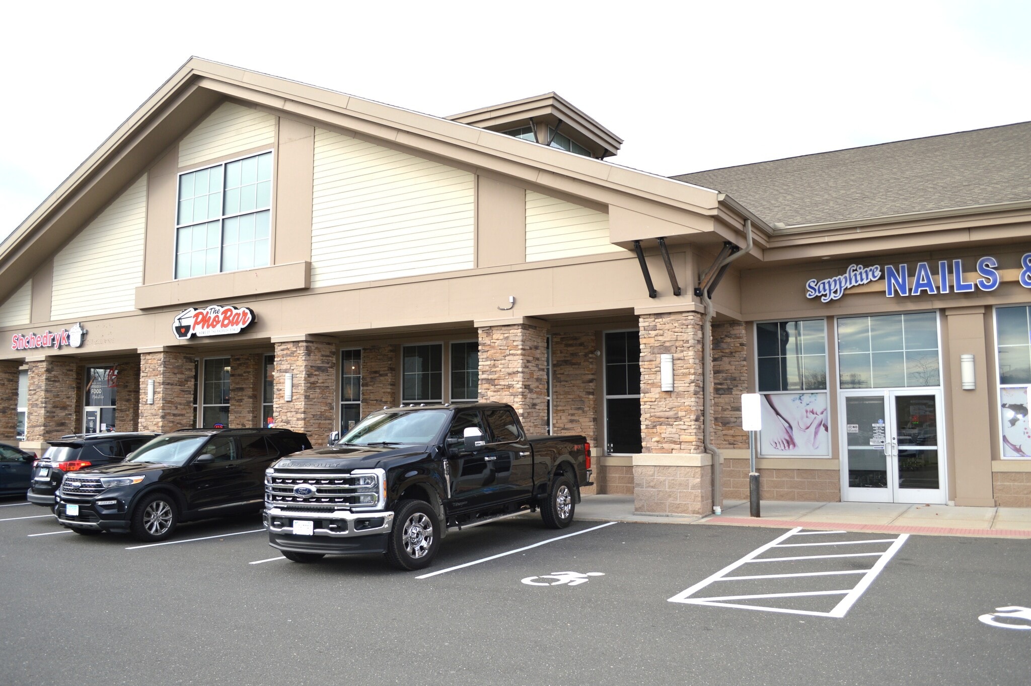 224 Berlin Tpke, Berlin, CT for lease Interior Photo- Image 1 of 7