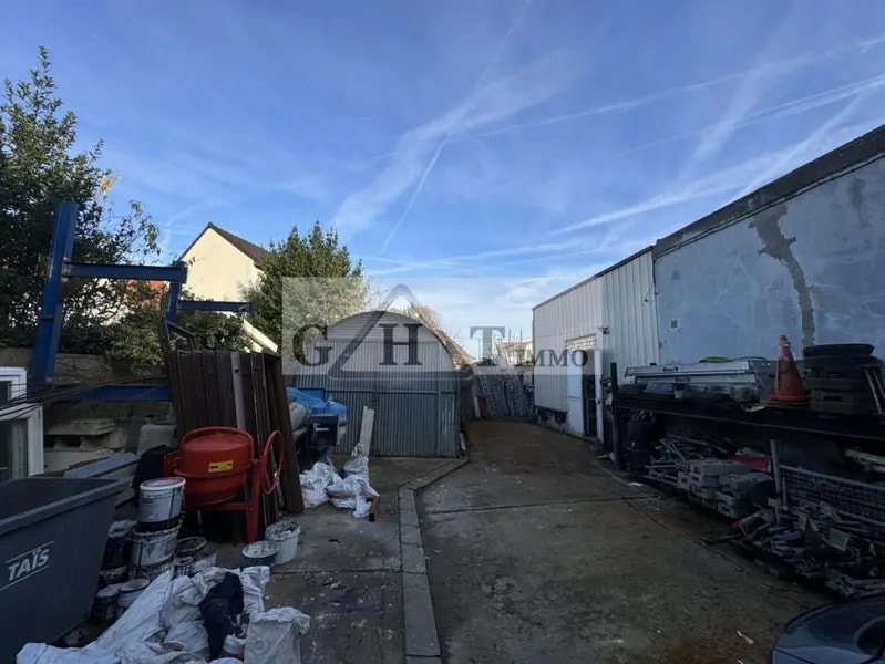 Industrial in Bobigny for sale Building Photo- Image 1 of 5