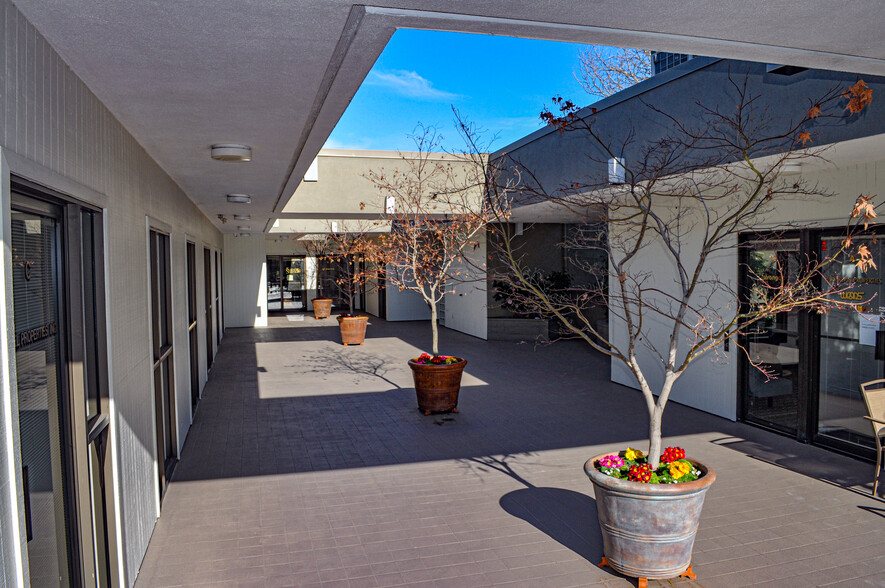 20 Park Rd, Burlingame, CA for lease - Building Photo - Image 3 of 4