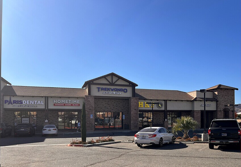 Jefferson Ave, Murrieta, CA à louer - Photo du bâtiment - Image 2 de 8