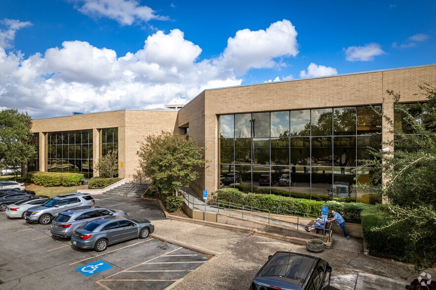 7707 Fannin St, Houston, TX for lease - Building Photo - Image 2 of 10