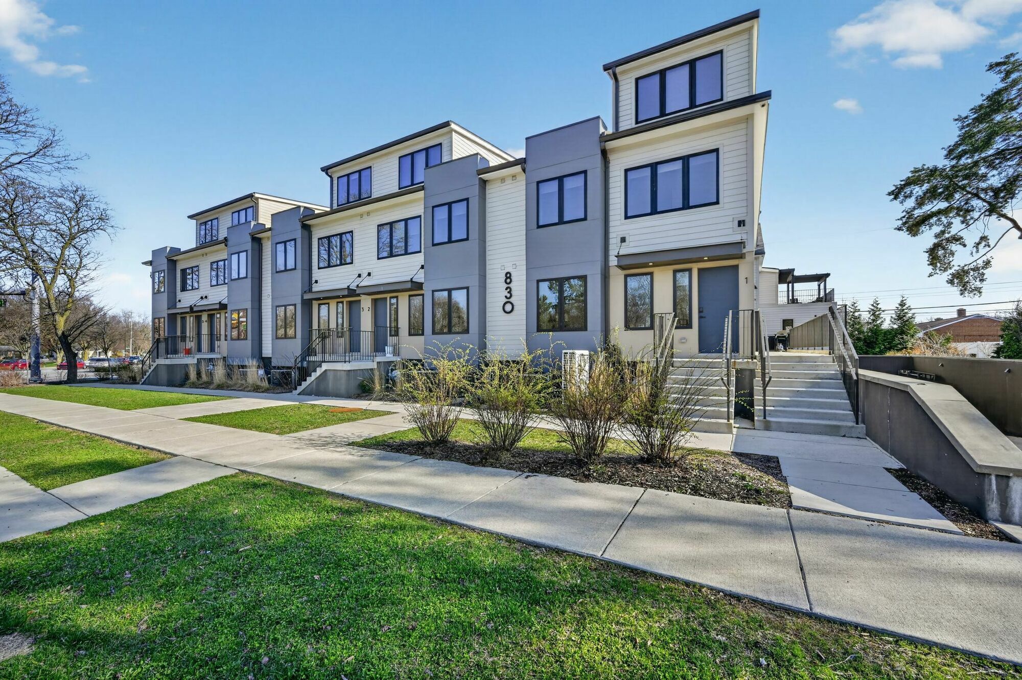 830 Henry St, Ann Arbor, MI for sale Primary Photo- Image 1 of 60