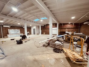 202 Van Dyke St, Brooklyn, NY à louer Photo intérieure- Image 2 de 2