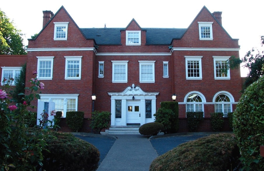 811 NW 19th Ave, Portland, OR for lease - Building Photo - Image 3 of 10