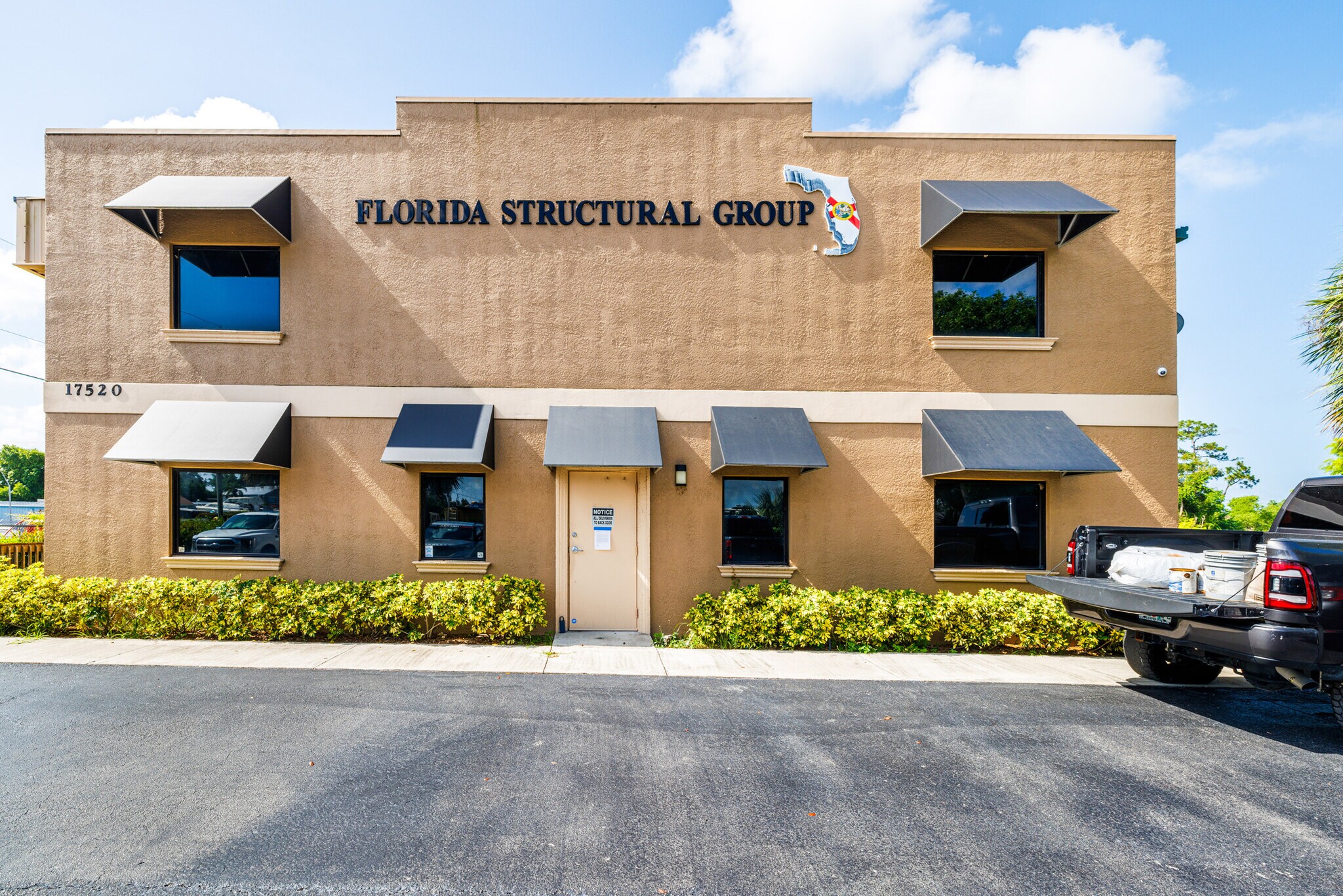 17520 Rockefeller Cir, Fort Myers, FL à vendre Photo du bâtiment- Image 1 de 1