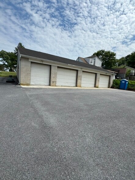 2806 Cedarhurst Rd, Finksburg, MD for sale - Building Photo - Image 2 of 9