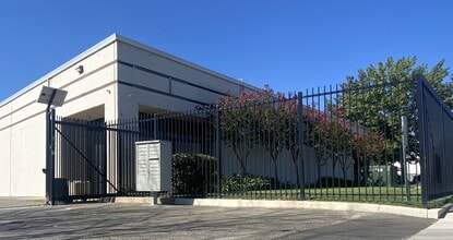 8530 Fruitridge Rd, Sacramento, CA à louer Photo du bâtiment- Image 2 de 2