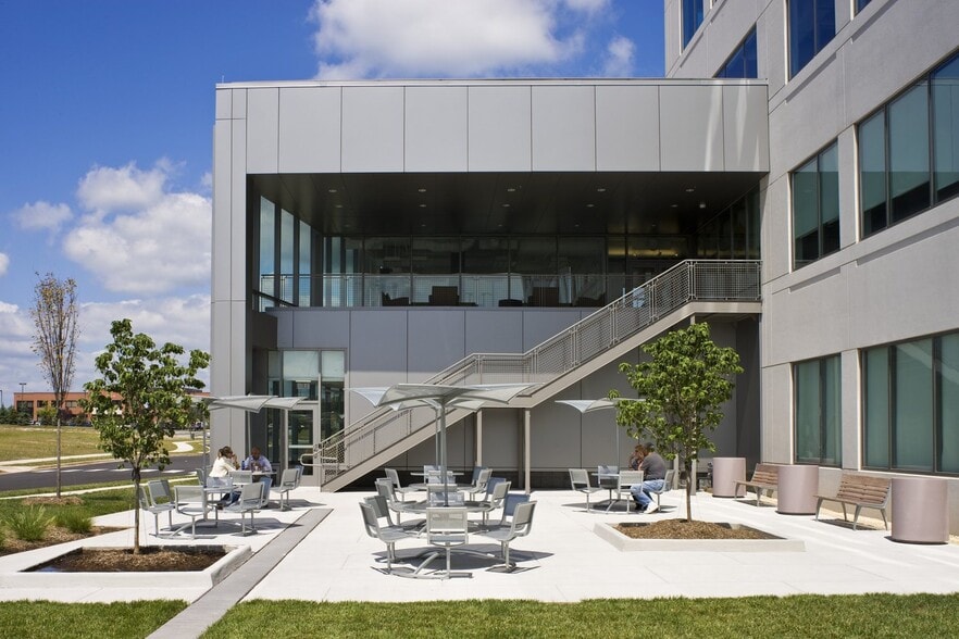 7001 Columbia Gateway Dr, Columbia, MD for lease - Building Photo - Image 2 of 11