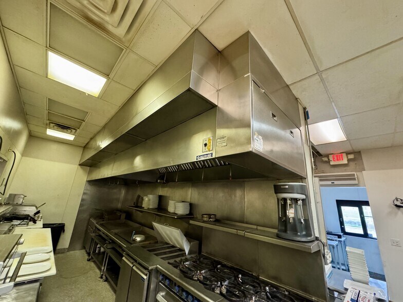 265 Peace Rd, Sycamore, IL à louer - Photo intérieure - Image 3 de 7