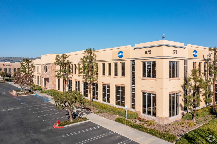 915 W Imperial Hwy, Brea, CA for lease - Primary Photo - Image 3 of 3
