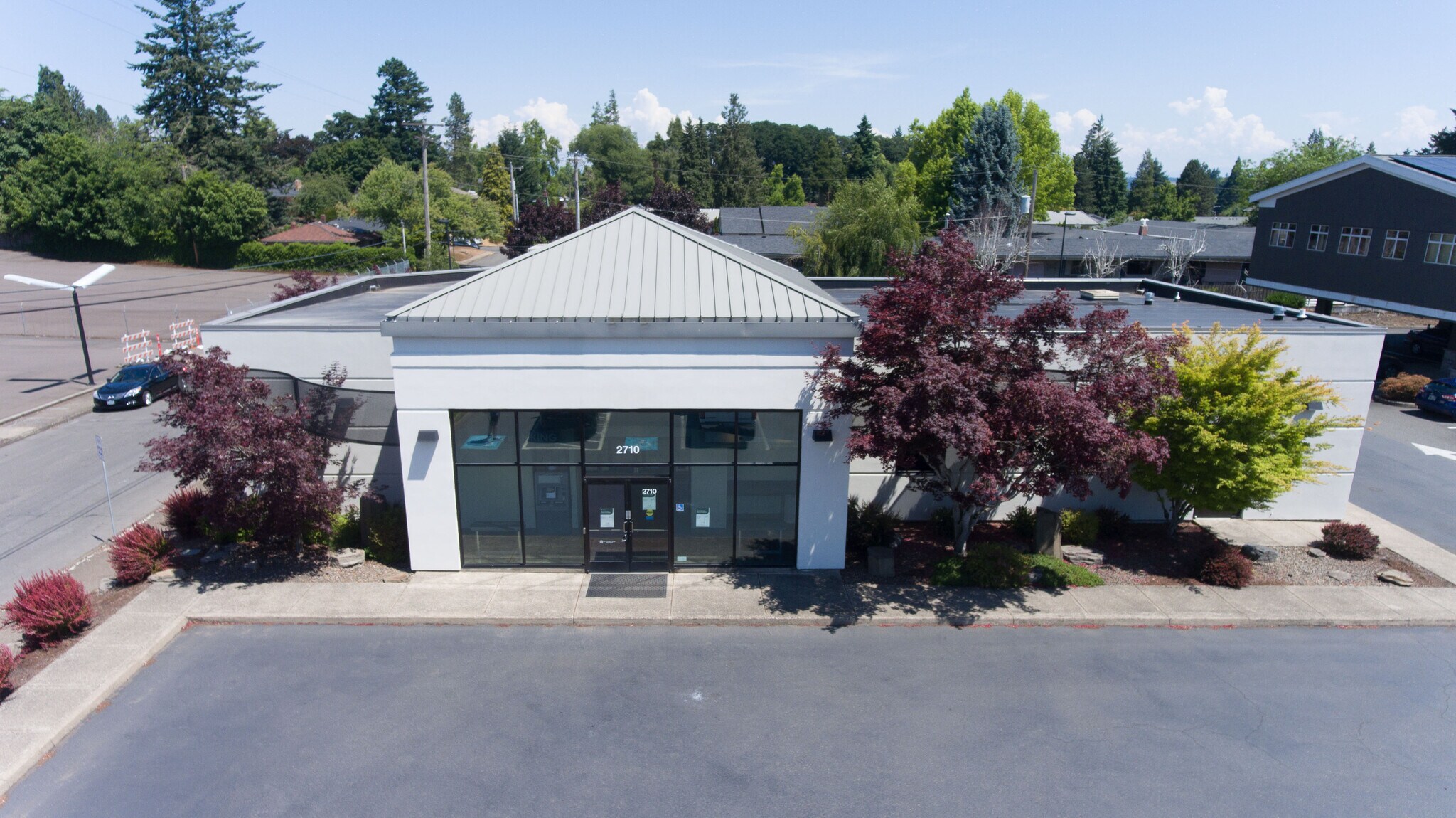 2710 Commercial St SE, Salem, OR à louer Photo du bâtiment- Image 1 de 9