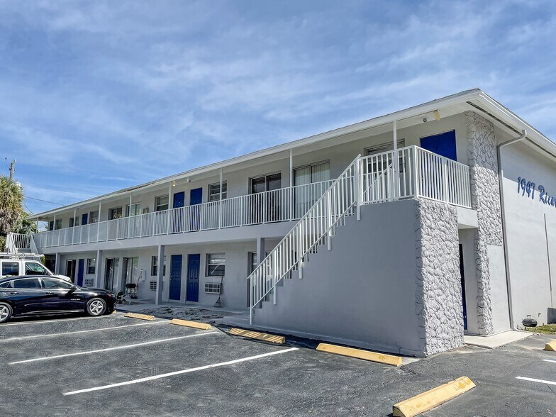 1947 Ricardo Ave, Fort Myers, FL à vendre - Photo du bâtiment - Image 3 de 17