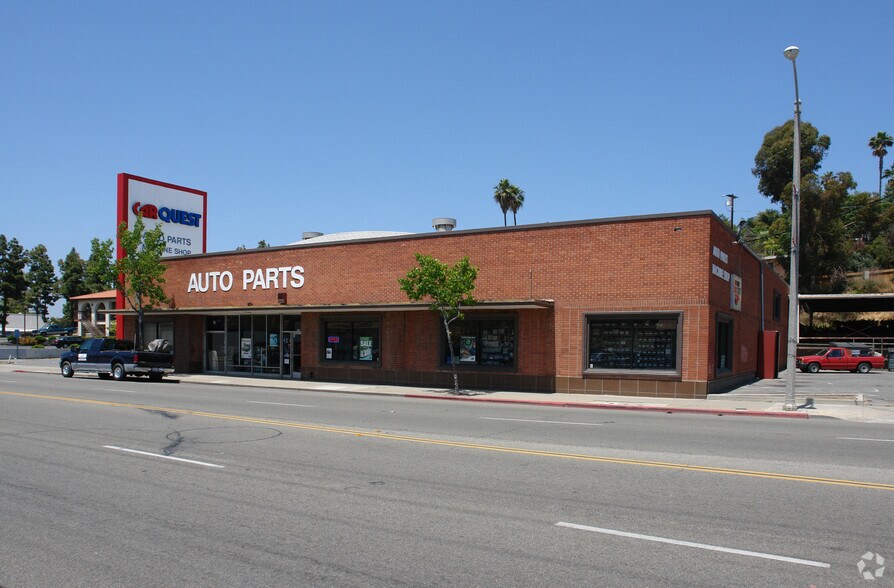 420 S Santa Fe Ave, Vista, CA à vendre - Photo du bâtiment - Image 3 de 7