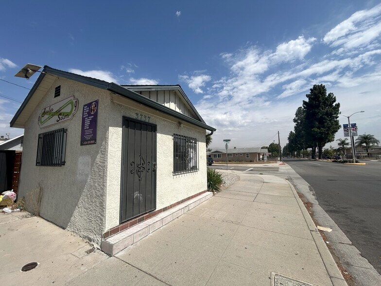 3737 Baldwin Park Blvd, Baldwin Park, CA for sale - Building Photo - Image 2 of 15