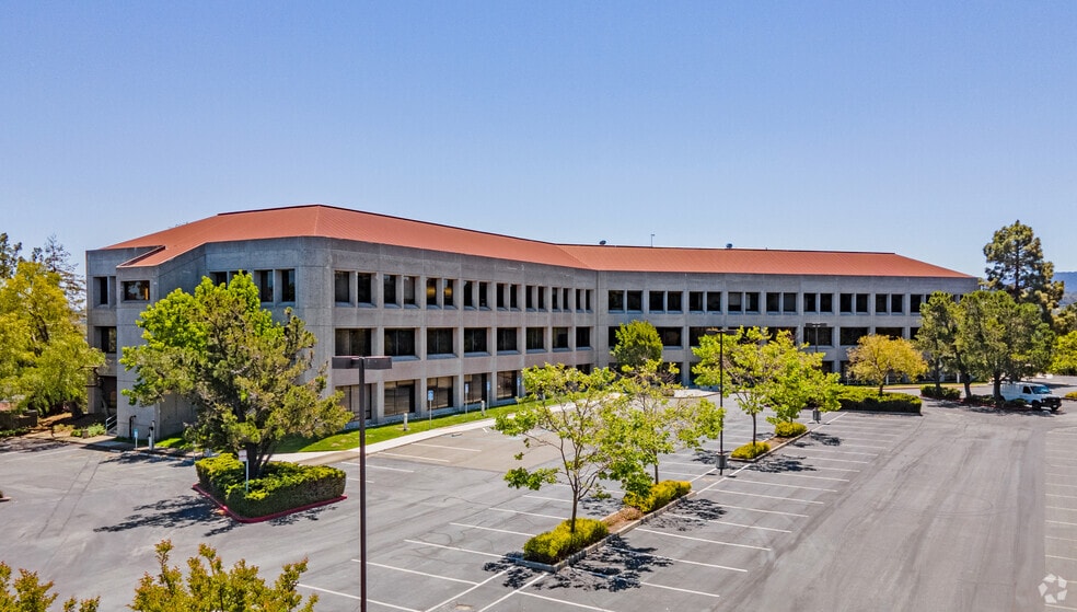 2855 Campus Dr, San Mateo, CA à louer - Photo du bâtiment - Image 2 de 4