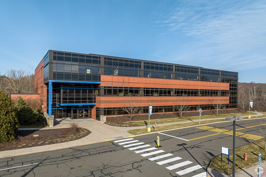 175 Scott Swamp Rd, Farmington, CT for sale - Primary Photo - Image 1 of 10