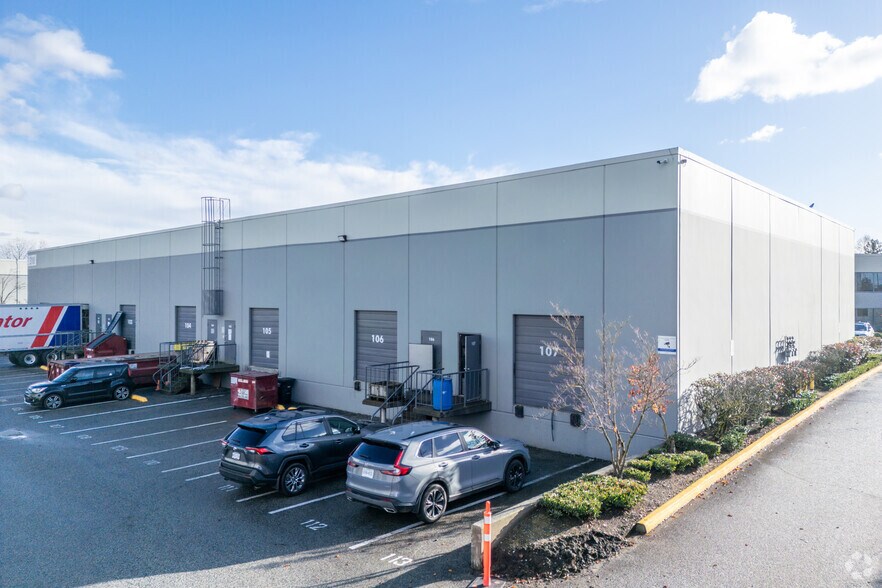 342 E Kent Ave S, Vancouver, BC à louer - Photo du bâtiment - Image 2 de 7