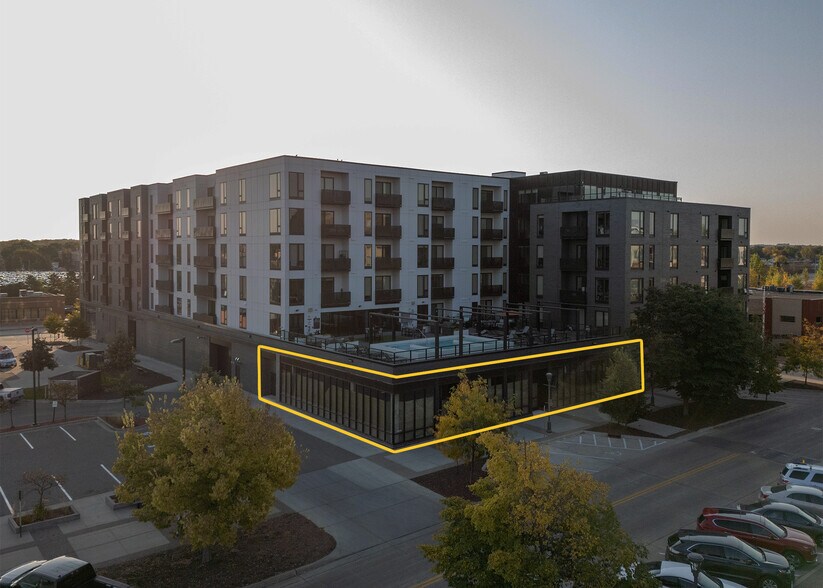 425 S Broadway, Rochester, MN à louer - Photo du bâtiment - Image 1 de 18