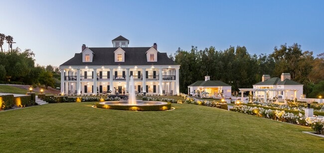 Plus de détails pour 85 Crestview Ave, Camarillo, CA - Spécialité à vendre