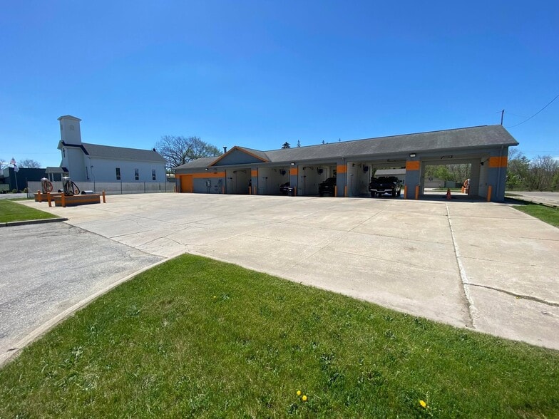 11561 N Saginaw Rd, Clio, MI for sale - Building Photo - Image 2 of 30
