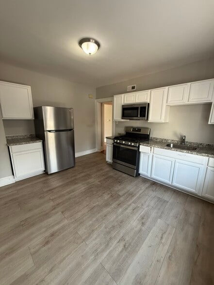 76 Ridge St, New Haven, CT for sale - Interior Photo - Image 2 of 16