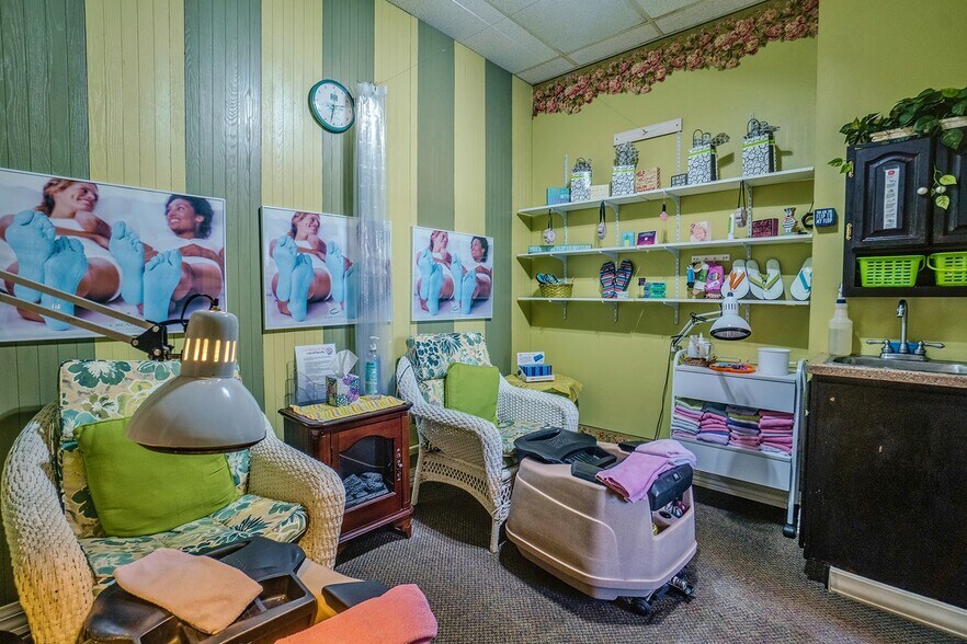 6 Bush Park Ln, Penn Yan, NY à vendre - Photo du bâtiment - Image 3 de 15