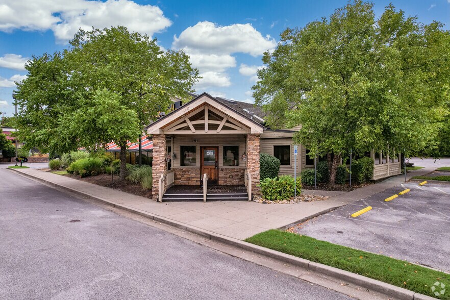 110 Cedar Ln, Knoxville, TN à louer - Photo principale - Image 1 de 6