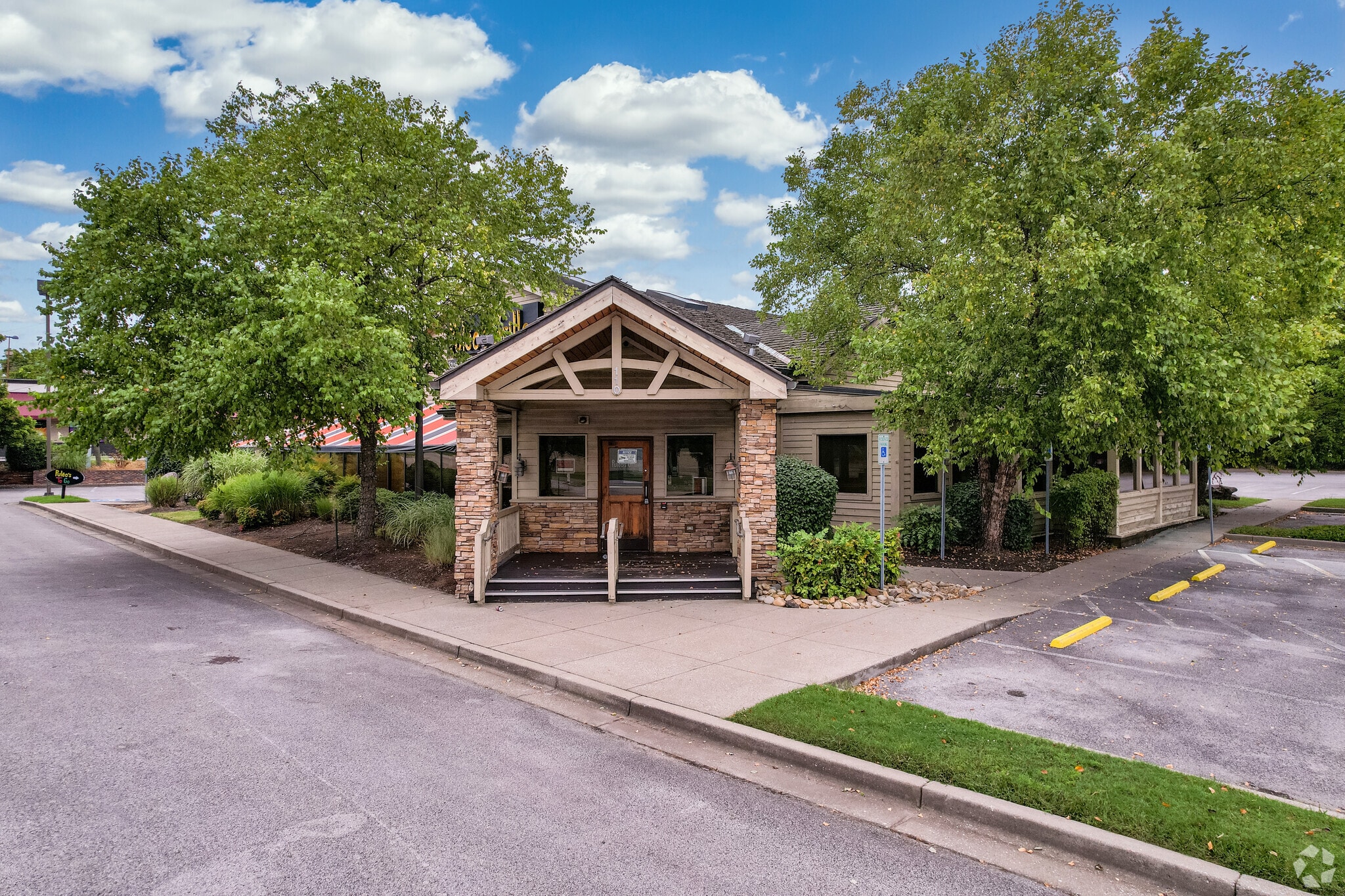 110 Cedar Ln, Knoxville, TN for lease Primary Photo- Image 1 of 7