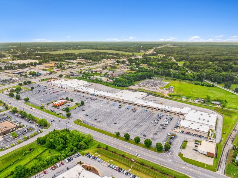 111-191 Cox Creek Pky S, Florence, AL for sale - Building Photo - Image 2 of 23