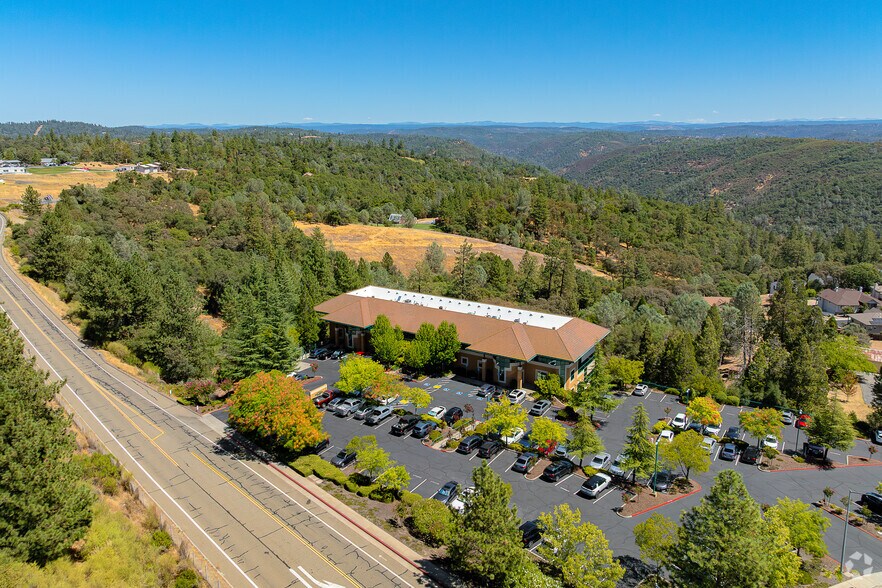 13620 Lincoln Way, Auburn, CA à vendre - Aérien - Image 3 de 4