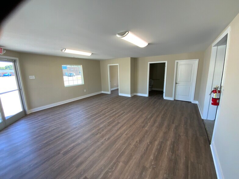 805 S Clinton Ave, Dunn, NC à vendre - Photo du bâtiment - Image 2 de 10