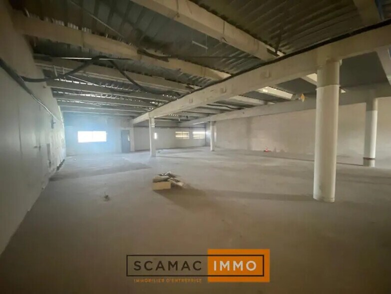 Retail in Vitrolles for lease - Interior Photo - Image 2 of 5