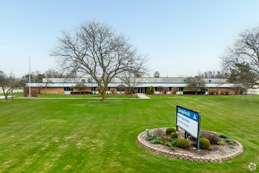 951 County St, Milan, MI à vendre - Photo du bâtiment - Image 3 de 6