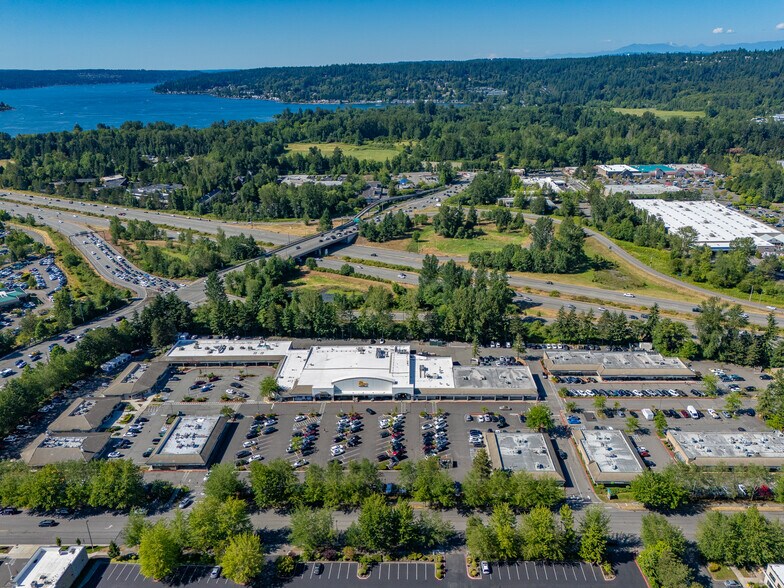 1420 NW Gilman Blvd, Issaquah, WA à louer - Photo du bâtiment - Image 2 de 24