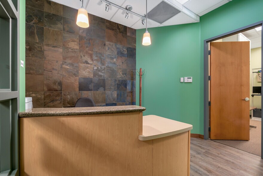 2761 W 120th Ave, Westminster, CO à vendre - Photo du bâtiment - Image 3 de 25