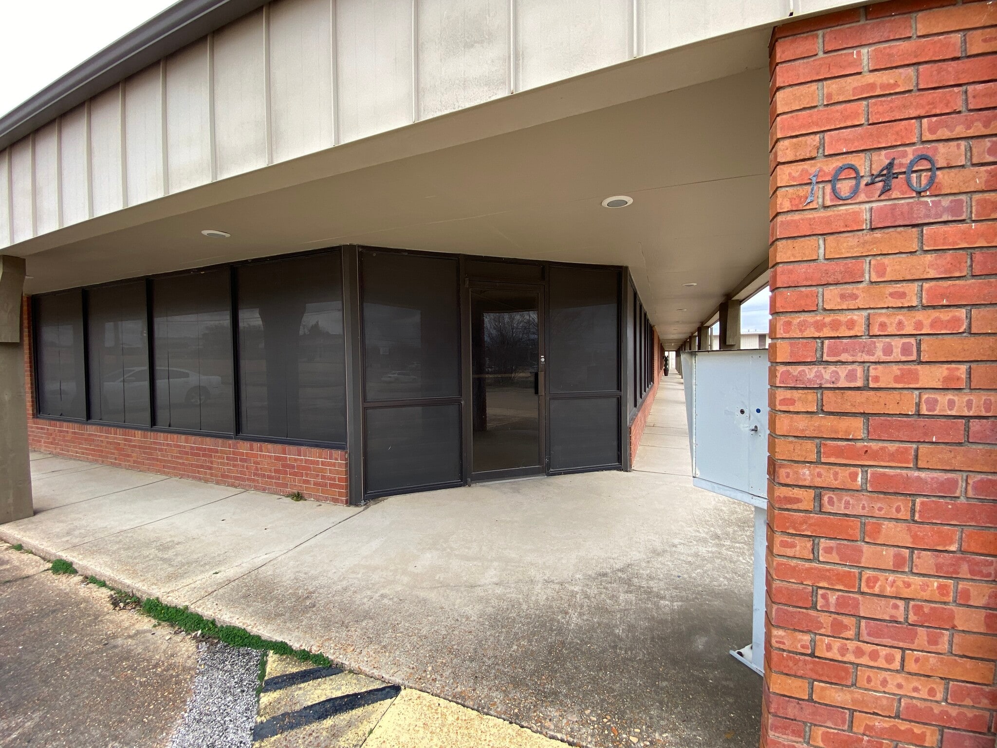 1040-1056 Cliff Gookin Blvd, Tupelo, MS for lease Building Photo- Image 1 of 5