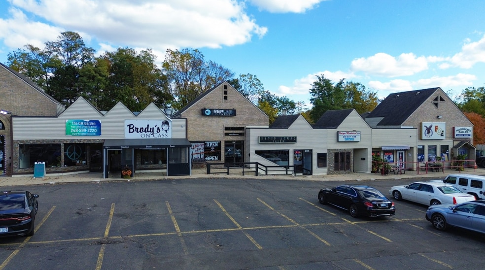 1003-1067 S Cass Lake Rd, Waterford, MI à louer - Photo du bâtiment - Image 2 de 5