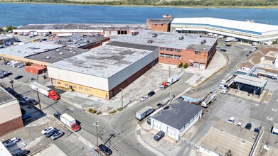 40 Inip Dr, Inwood, NY à louer Photo intérieure- Image 1 de 3